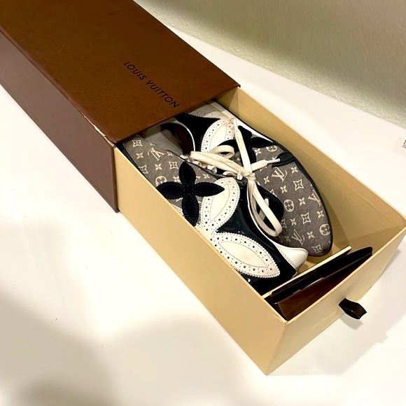 Vintage Louis Vuitton Blossom Monogram Sneakers - Picture 11 of 12